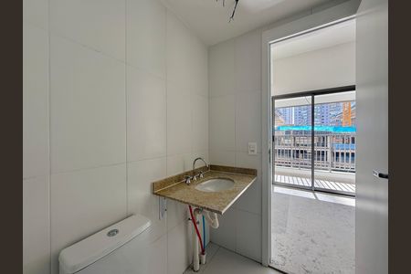 Banheiro  de kitnet/studio à venda com 1 quarto, 25m² em Itaim Bibi, São Paulo