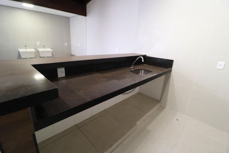 Varanda - Cozinha de casa de condomínio para alugar com 3 quartos, 135m² em Aclimação, Uberlândia
