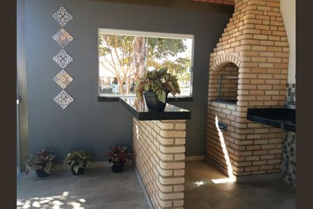 Área comum - Churrasqueira de casa de condomínio para alugar com 3 quartos, 135m² em Aclimação, Uberlândia