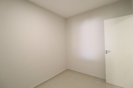Quarto 2 de casa de condomínio para alugar com 3 quartos, 135m² em Aclimação, Uberlândia