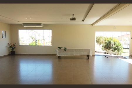 Casa de condomínio para alugar com 135m², 3 quartos e 3 vagas Casa de condomínio para alugar com 135m², 3 quartos e 3 vagasÁrea comum - Salão de festas