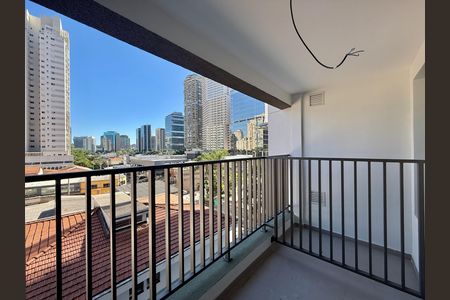Sacada  de kitnet/studio à venda com 1 quarto, 26m² em Itaim Bibi, São Paulo