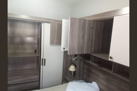 Quarto de apartamento para alugar com 2 quartos, 56m² em Vila Alzira, Guarujá