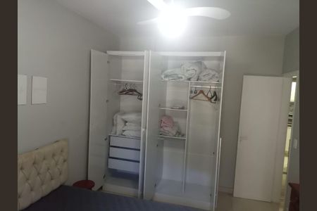 Quarto de apartamento para alugar com 2 quartos, 56m² em Vila Alzira, Guarujá