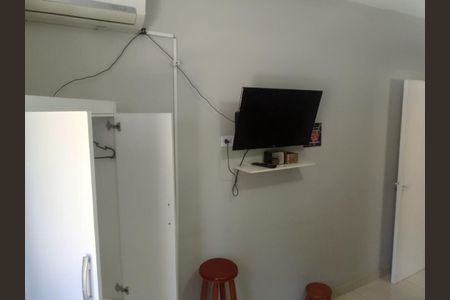 Quarto de apartamento para alugar com 2 quartos, 56m² em Vila Alzira, Guarujá