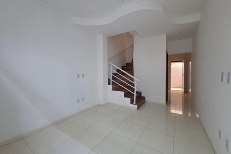 Casa de condomínio para alugar com 70m², 2 quartos e 1 vaga Casa de condomínio para alugar com 70m², 2 quartos e 1 vagaSala