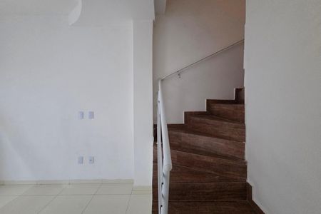 Casa de condomínio para alugar com 70m², 2 quartos e 1 vaga Casa de condomínio para alugar com 70m², 2 quartos e 1 vagaSala
