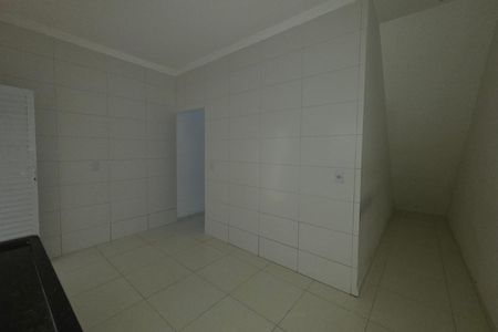 Cozinha de casa de condomínio para alugar com 2 quartos, 70m² em Vila Assuncao, Praia Grande