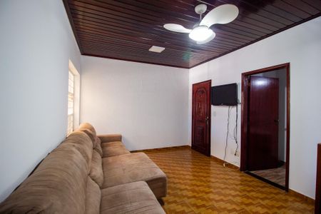 Casa para alugar com 142m², 3 quartos e 2 vagas Casa para alugar com 142m², 3 quartos e 2 vagasSala
