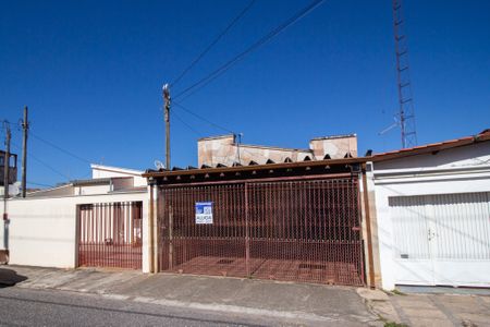 Casa para alugar com 142m², 3 quartos e 2 vagas Casa para alugar com 142m², 3 quartos e 2 vagasFachada
