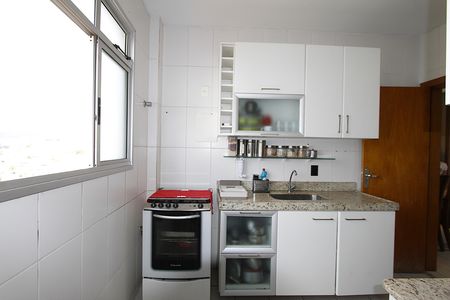 Apartamento à venda com 140m², 3 quartos e 2 vagasCozinha
