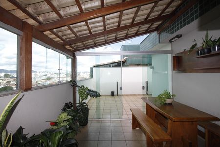 Apartamento à venda com 140m², 3 quartos e 2 vagasCobertura