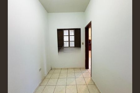 Casa para alugar com 70m², 2 quartos e 4 vagas Casa para alugar com 70m², 2 quartos e 4 vagasQuarto
