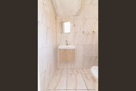 Banheiro da Suíte de casa para alugar com 2 quartos, 120m² em Vila Granada, São Paulo