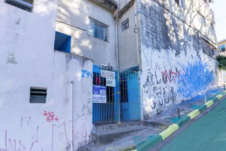 Casa para alugar com 50m², 1 quarto e sem vaga Casa para alugar com 50m², 1 quarto e sem vagaFachada