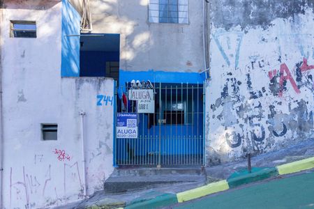 Casa para alugar com 50m², 1 quarto e sem vaga Casa para alugar com 50m², 1 quarto e sem vagaFachada