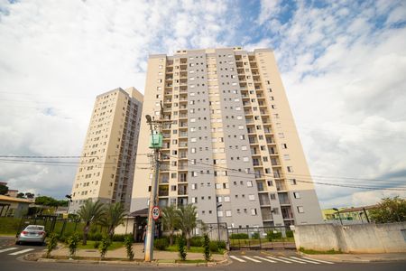Apartamento para alugar com 49m², 2 quartos e 1 vaga Apartamento para alugar com 49m², 2 quartos e 1 vagaFachada
