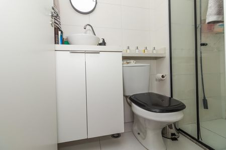 Banheiro de apartamento para alugar com 2 quartos, 35m² em Barra Funda, São Paulo