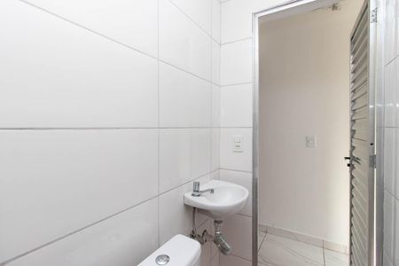 Banheiro de apartamento para alugar com 1 quarto, 35m² em Parque Edu Chaves, São Paulo