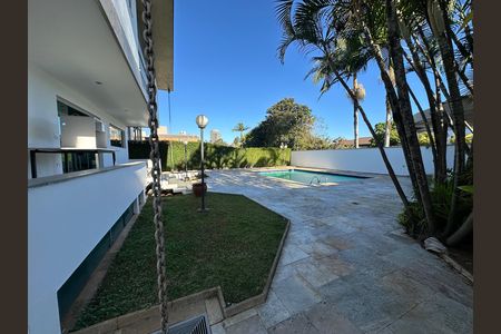 Casa de condomínio para alugar com 520m², 4 quartos e 4 vagasQuintal