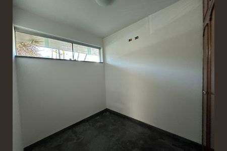 Casa de condomínio para alugar com 520m², 4 quartos e 4 vagasQuarto de Serviço