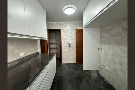 Casa de condomínio para alugar com 520m², 4 quartos e 4 vagasCozinha