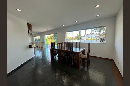 Casa de condomínio para alugar com 520m², 4 quartos e 4 vagasSala de Jantar