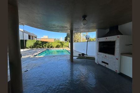 Casa de condomínio para alugar com 520m², 4 quartos e 4 vagasChurrasqueira