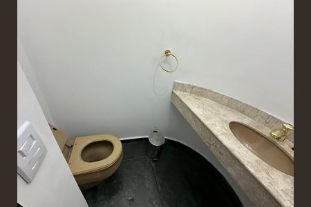 Casa de condomínio para alugar com 520m², 4 quartos e 4 vagasLavabo