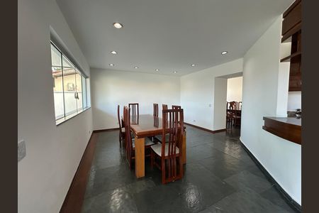 Casa de condomínio para alugar com 520m², 4 quartos e 4 vagasSala de Jantar