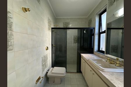 Casa de condomínio para alugar com 520m², 4 quartos e 4 vagasBanheiro da Suíte 4