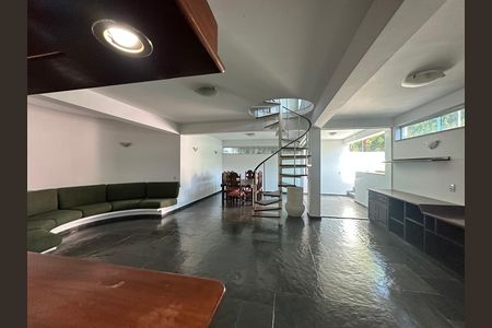 Casa de condomínio para alugar com 520m², 4 quartos e 4 vagasSalão de Festas