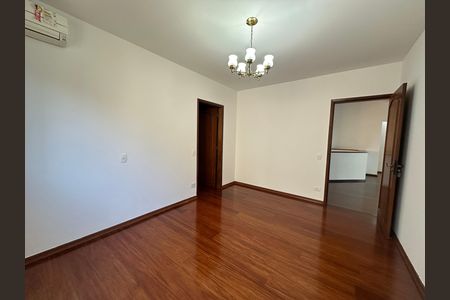 Casa de condomínio para alugar com 520m², 4 quartos e 4 vagasSuíte 1