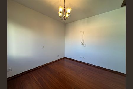 Casa de condomínio para alugar com 520m², 4 quartos e 4 vagasSuíte 3