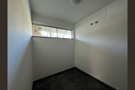 Casa de condomínio para alugar com 520m², 4 quartos e 4 vagasQuarto de Serviço