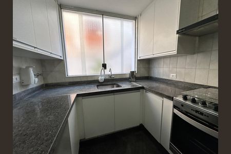 Casa de condomínio para alugar com 520m², 4 quartos e 4 vagasCozinha