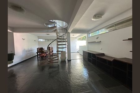 Casa de condomínio para alugar com 520m², 4 quartos e 4 vagasSalão de Festas