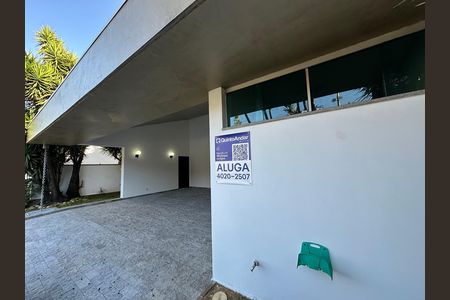 Casa de condomínio para alugar com 520m², 4 quartos e 4 vagasFachada