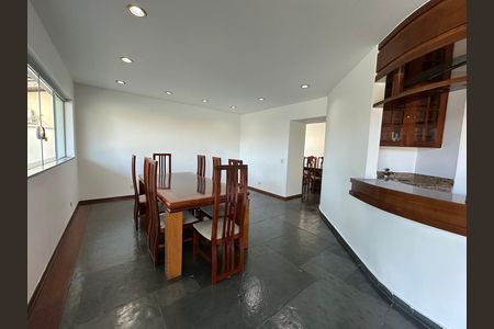 Casa de condomínio para alugar com 520m², 4 quartos e 4 vagasSala de Jantar