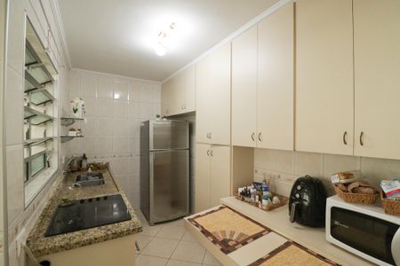 Apartamento à venda com 58m², 2 quartos e 1 vaga Apartamento à venda com 58m², 2 quartos e 1 vagaCozinha e Área de Serviço