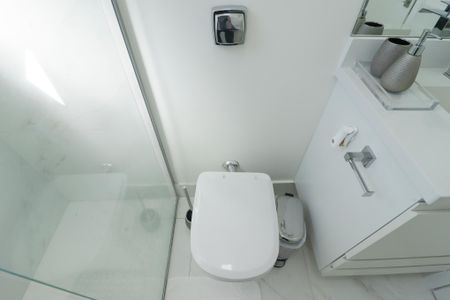 Apartamento à venda com 58m², 2 quartos e 1 vaga Apartamento à venda com 58m², 2 quartos e 1 vagaBanheiro