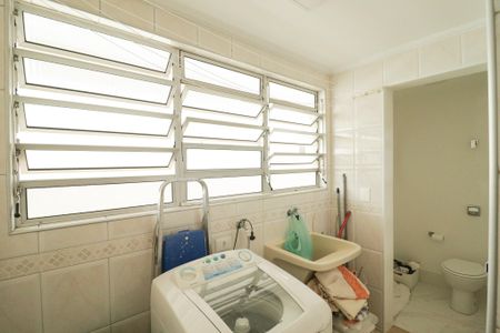 Apartamento à venda com 58m², 2 quartos e 1 vaga Apartamento à venda com 58m², 2 quartos e 1 vagaCozinha e Área de Serviço