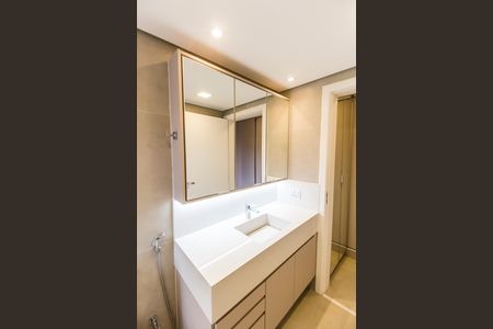 Banheiro da Suíte de apartamento para alugar com 3 quartos, 111m² em Alphaville Industrial, Barueri