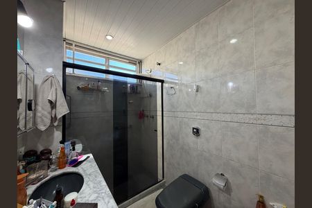 Apartamento à venda com 104m², 3 quartos e 1 vaga Apartamento à venda com 104m², 3 quartos e 1 vagaBanheiro da suíte
