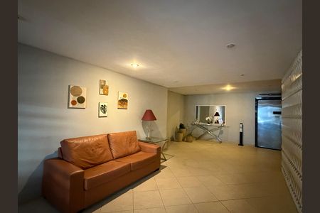 Apartamento à venda com 104m², 3 quartos e 1 vaga Apartamento à venda com 104m², 3 quartos e 1 vagaHall