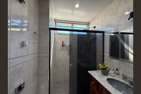 Apartamento à venda com 104m², 3 quartos e 1 vaga Apartamento à venda com 104m², 3 quartos e 1 vagaBanheiro social