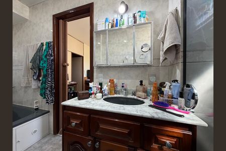 Apartamento à venda com 104m², 3 quartos e 1 vaga Apartamento à venda com 104m², 3 quartos e 1 vagaBanheiro da suíte