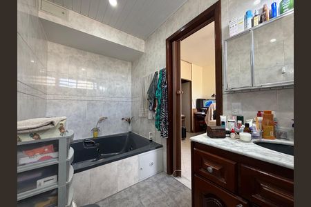 Apartamento à venda com 104m², 3 quartos e 1 vaga Apartamento à venda com 104m², 3 quartos e 1 vagaBanheiro da suíte
