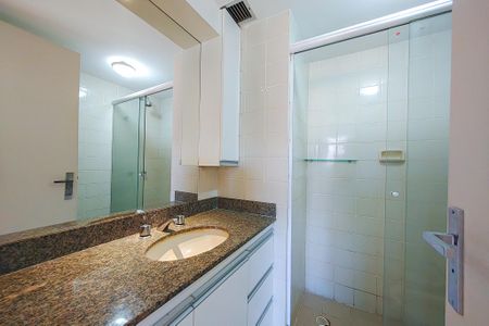 Apartamento para alugar com 95m², 2 quartos e 1 vaga Apartamento para alugar com 95m², 2 quartos e 1 vagaBanheiro da Suíte