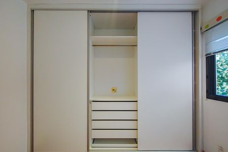 Apartamento para alugar com 95m², 2 quartos e 1 vaga Apartamento para alugar com 95m², 2 quartos e 1 vagaQuarto